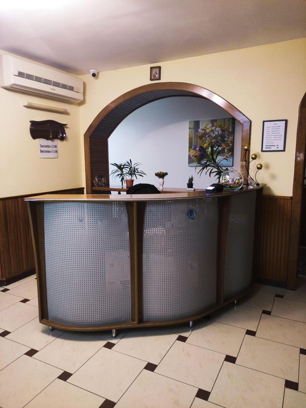 Hotel Delfin Mukacheve Exterior foto
