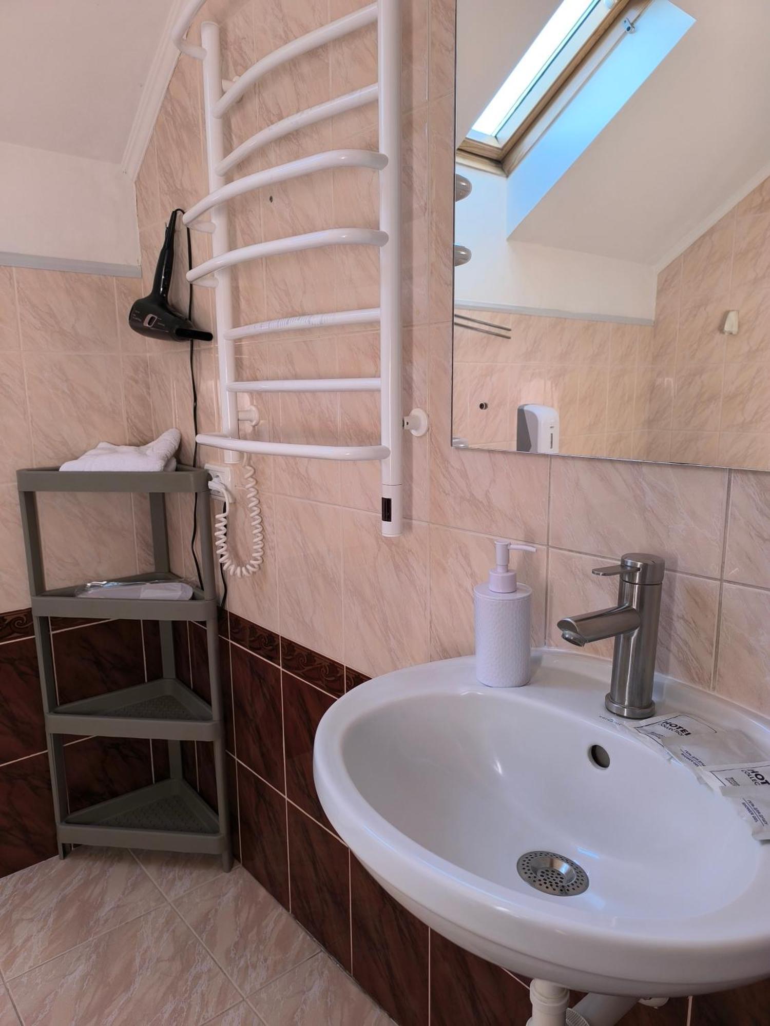 Hotel Delfin Mukacheve Quarto foto