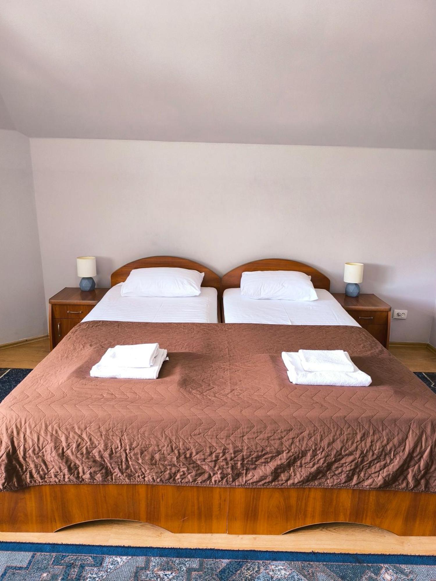 Hotel Delfin Mukacheve Quarto foto