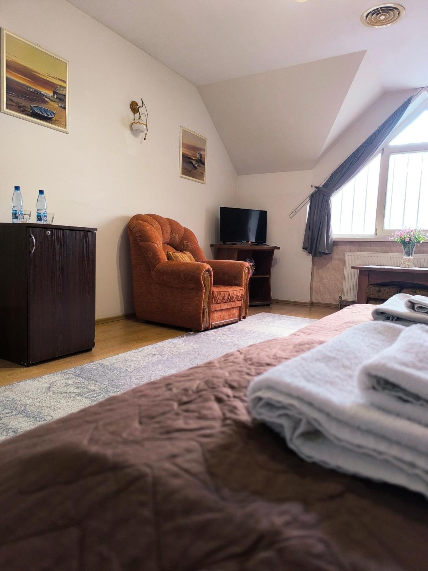 Hotel Delfin Mukacheve Quarto foto