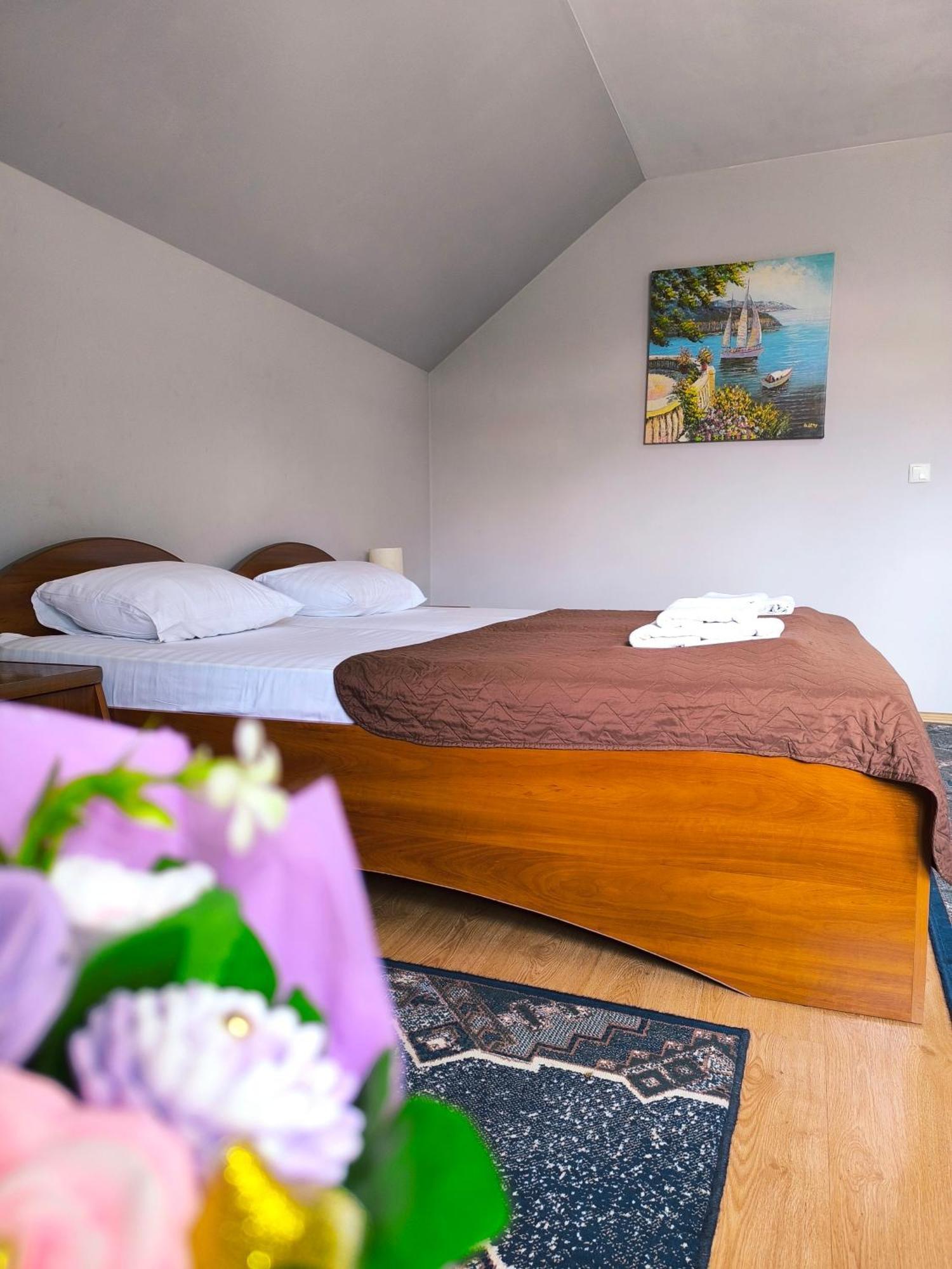 Hotel Delfin Mukacheve Quarto foto