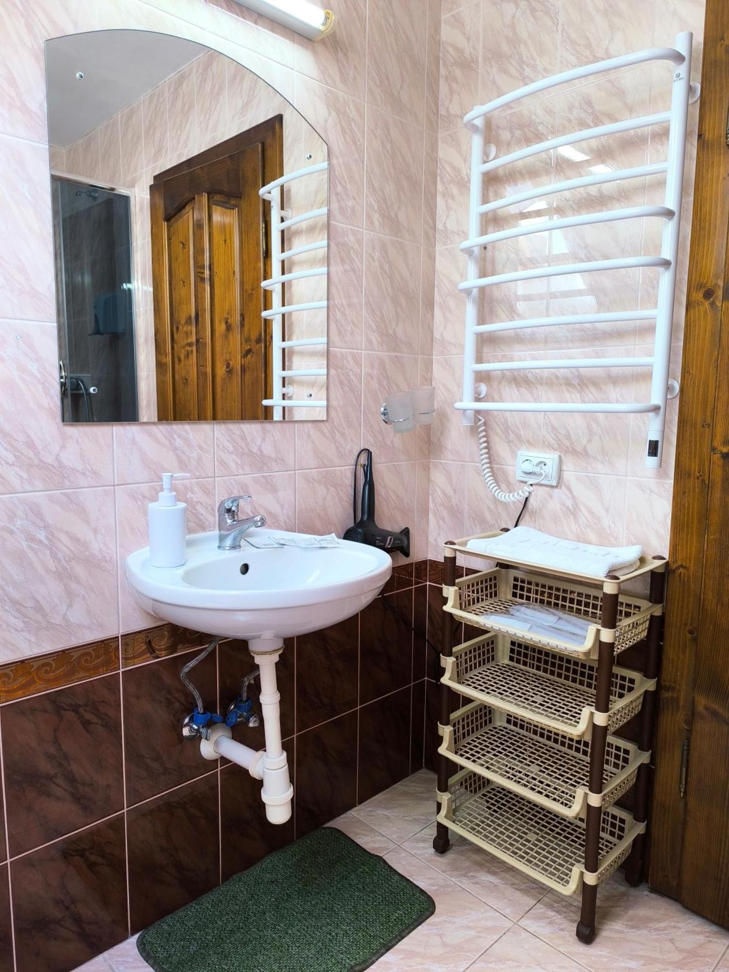 Hotel Delfin Mukacheve Quarto foto