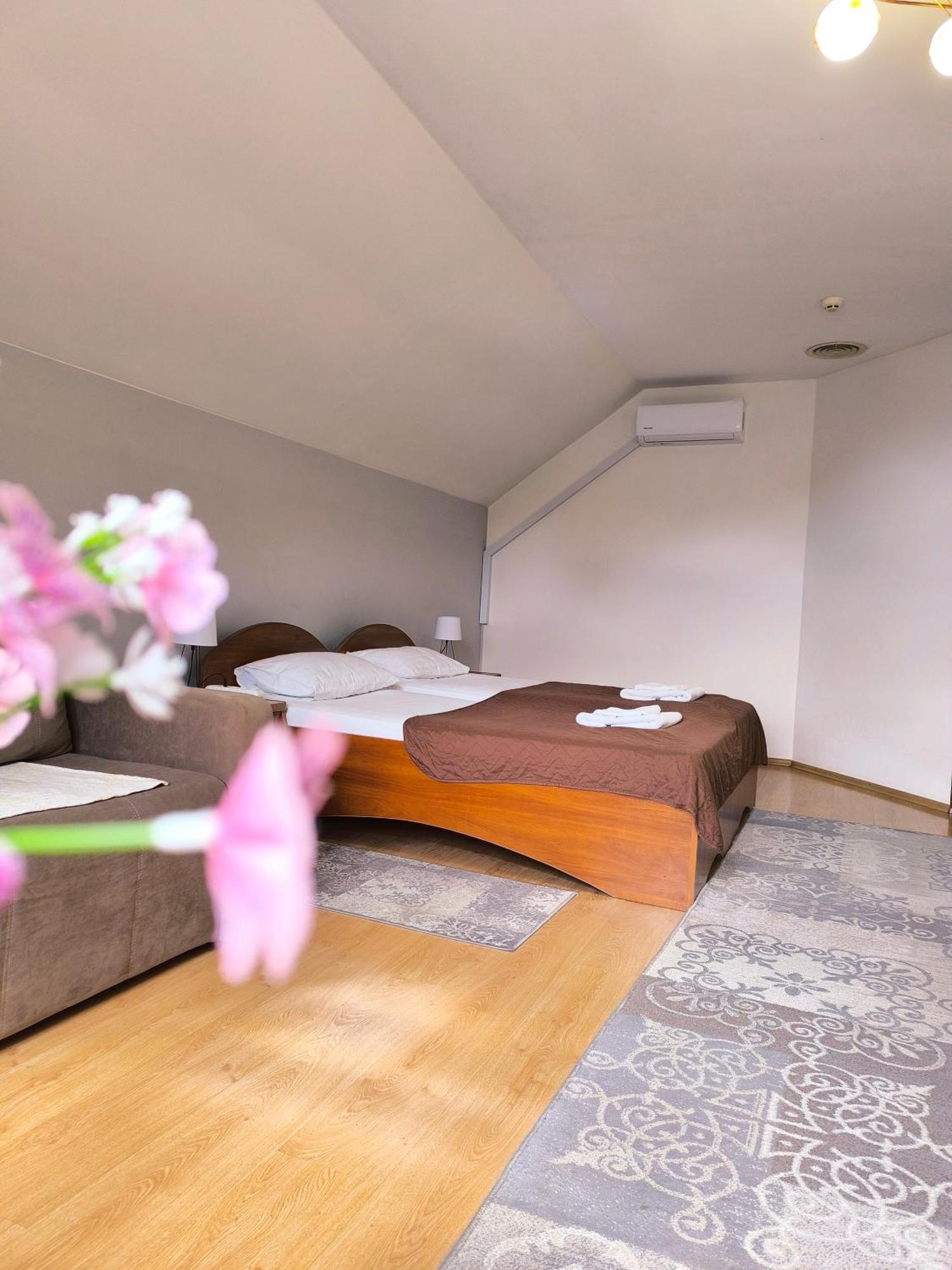 Hotel Delfin Mukacheve Quarto foto