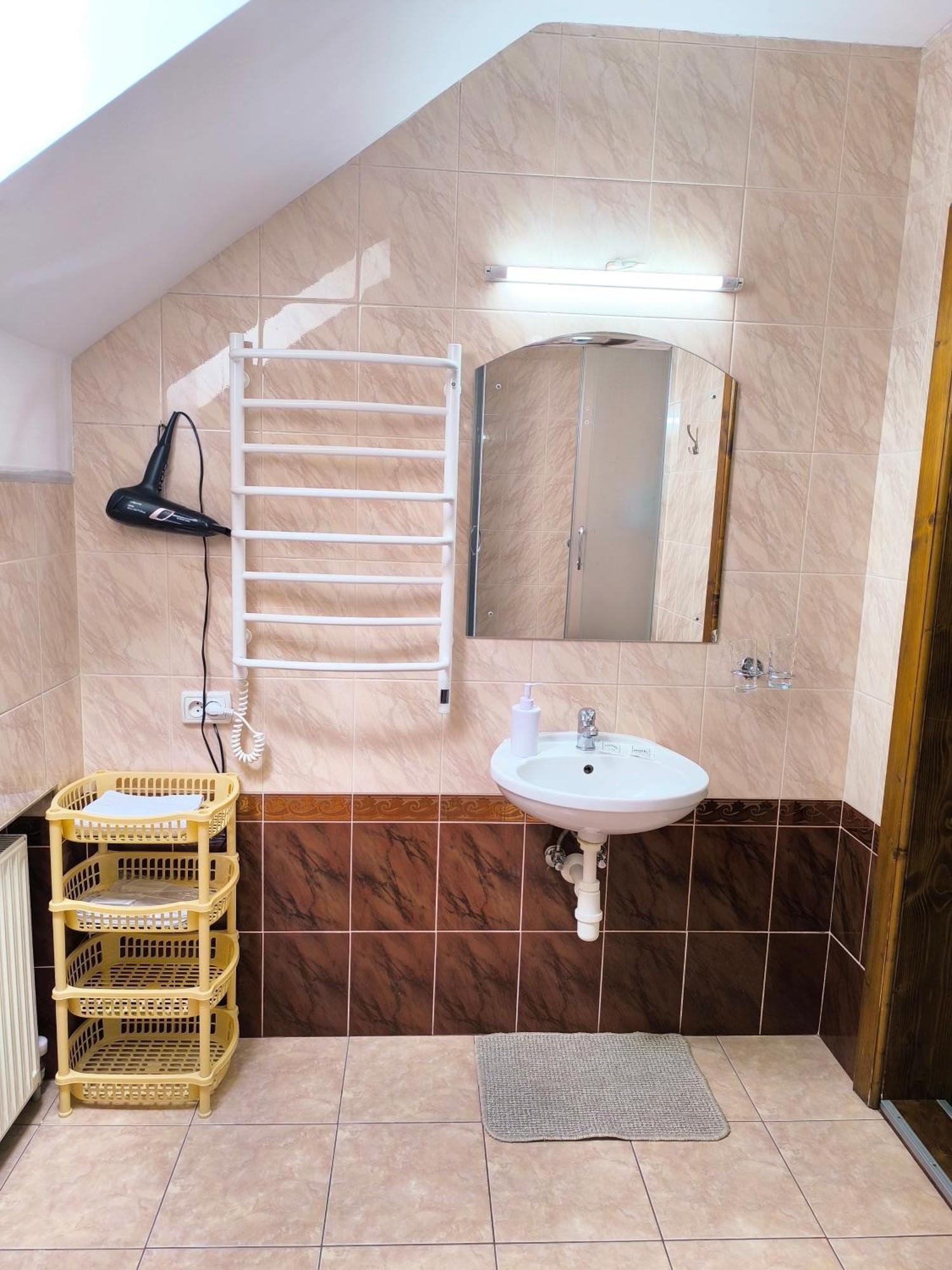 Hotel Delfin Mukacheve Quarto foto