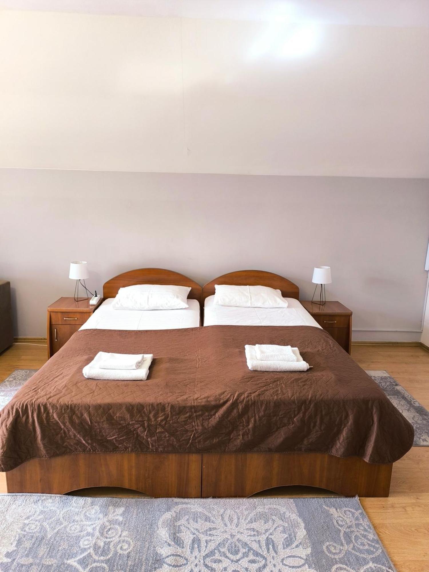 Hotel Delfin Mukacheve Quarto foto