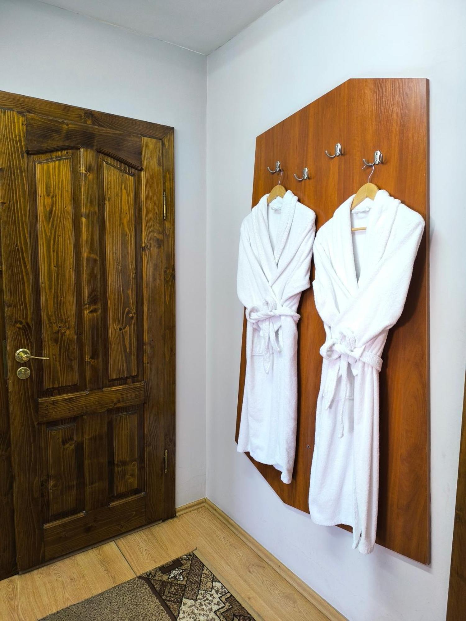 Hotel Delfin Mukacheve Quarto foto