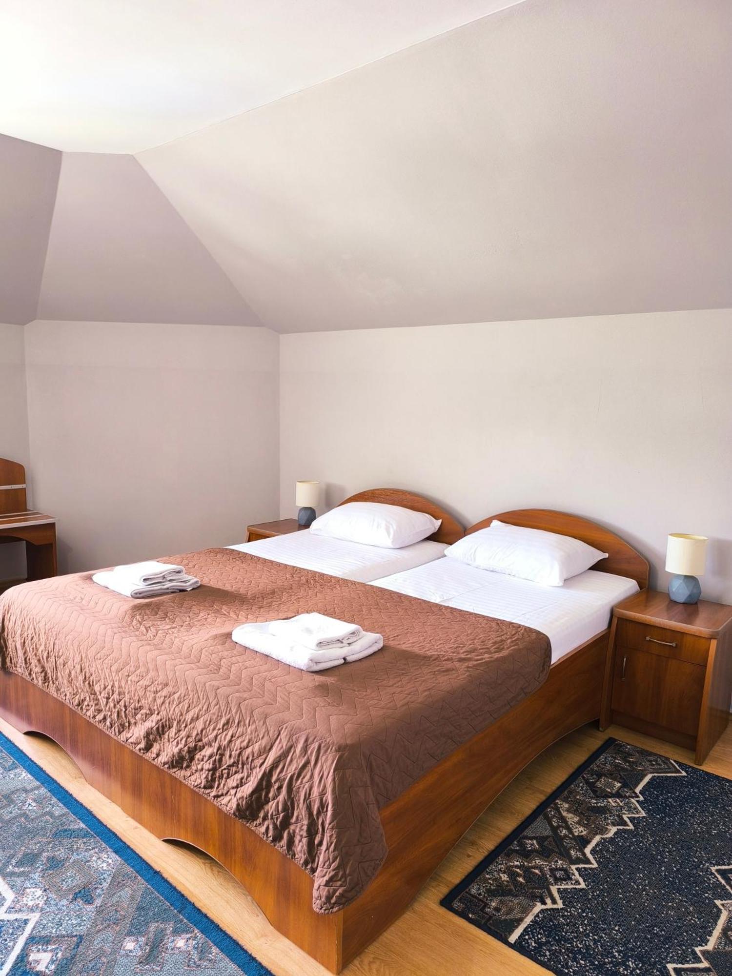 Hotel Delfin Mukacheve Quarto foto